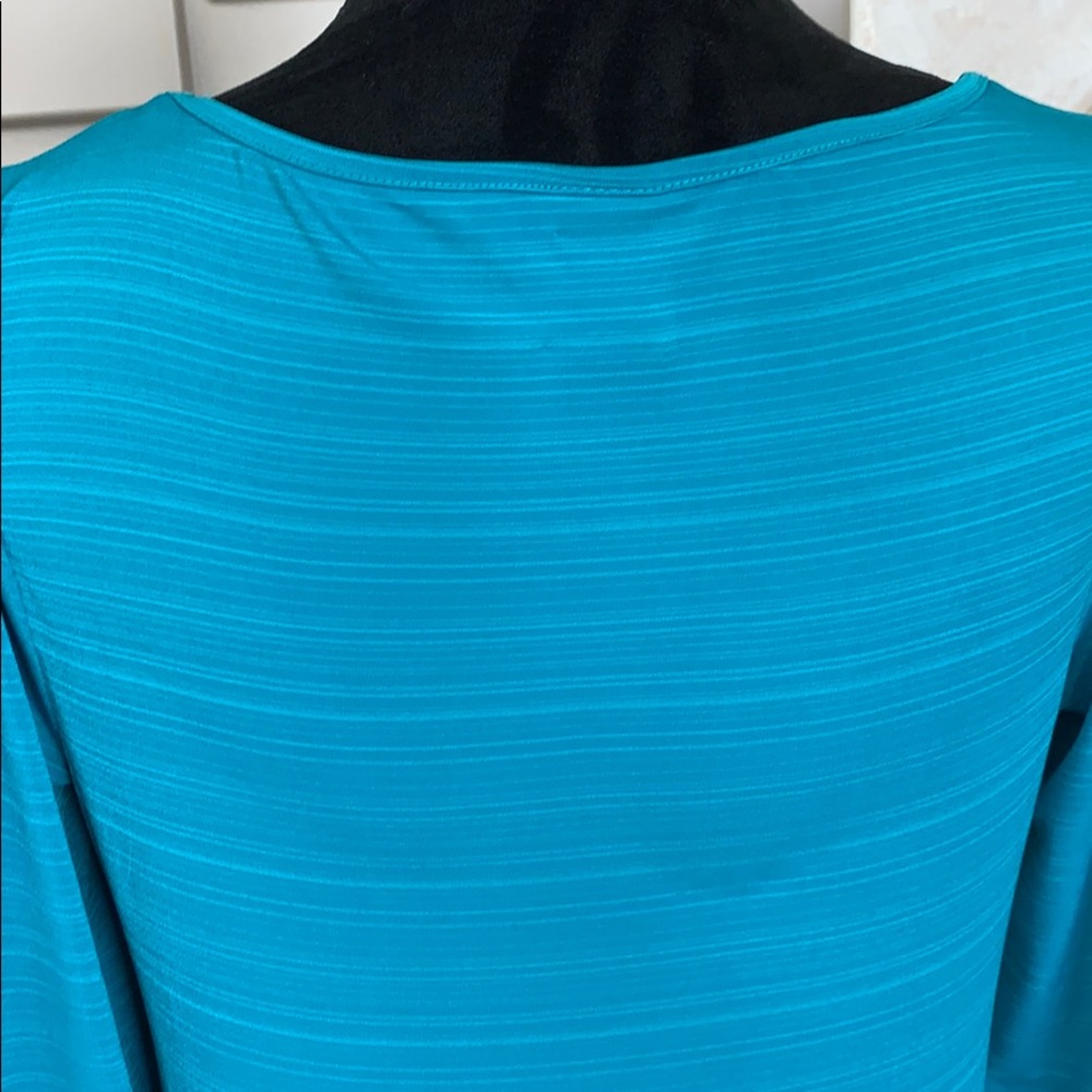 Wrapper top blue 3/4 short sleeve round neck ruffle bodice Size XL - Picture 6 of 6